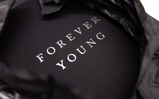 object_carpet_forever_young_buch