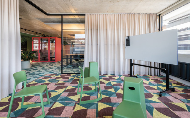New Work in offices with a distinctive new charm: upbeat floor coverings by  OBJECT CARPET for Flaschenpost's new premises